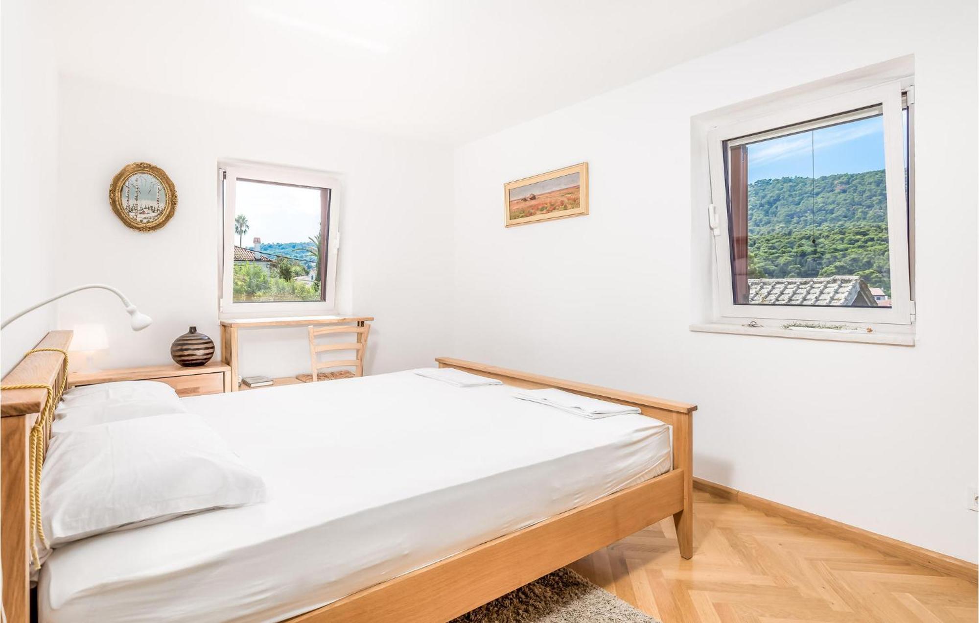 2 Bedroom Awesome Apartment In Велі-Лошинь Екстер'єр фото