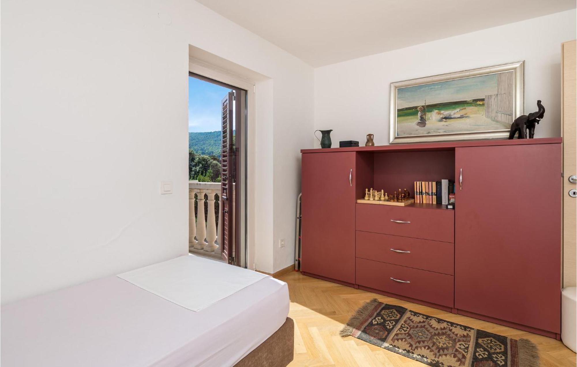 2 Bedroom Awesome Apartment In Велі-Лошинь Екстер'єр фото