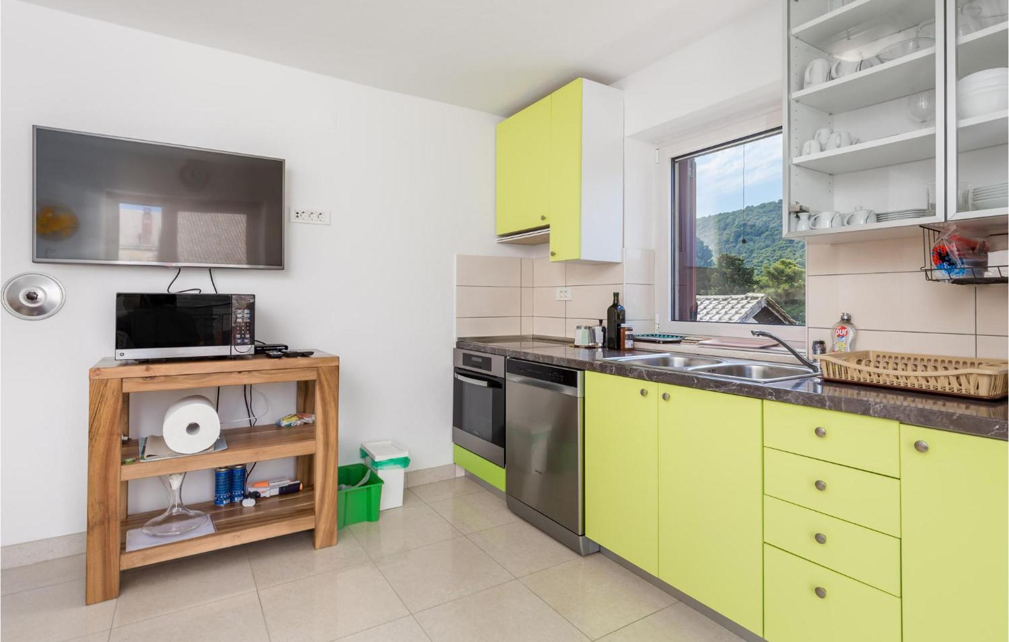2 Bedroom Awesome Apartment In Велі-Лошинь Екстер'єр фото